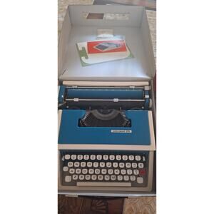 Underwood 315 Manual Typewriter- w/Case & Original Receipt 6/04/77 Near Mint!